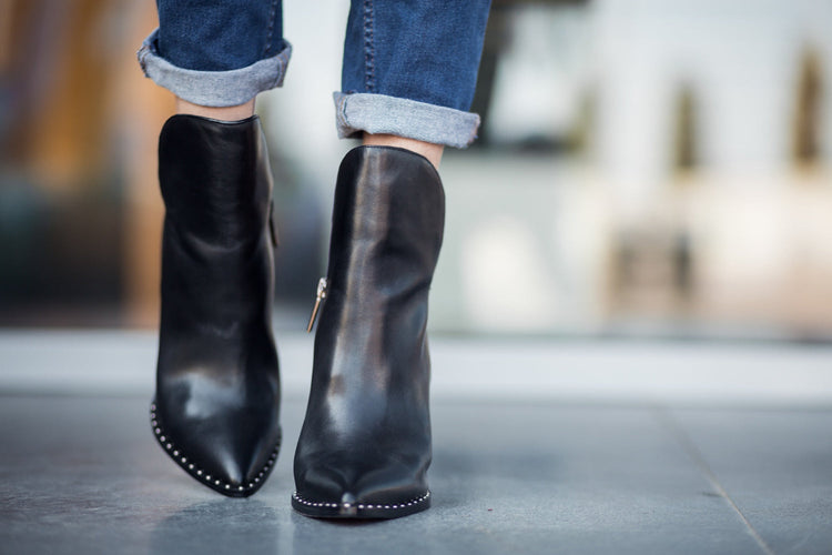 Viblush Chelsea shoes and boots for men and women - premium leather and suede collection